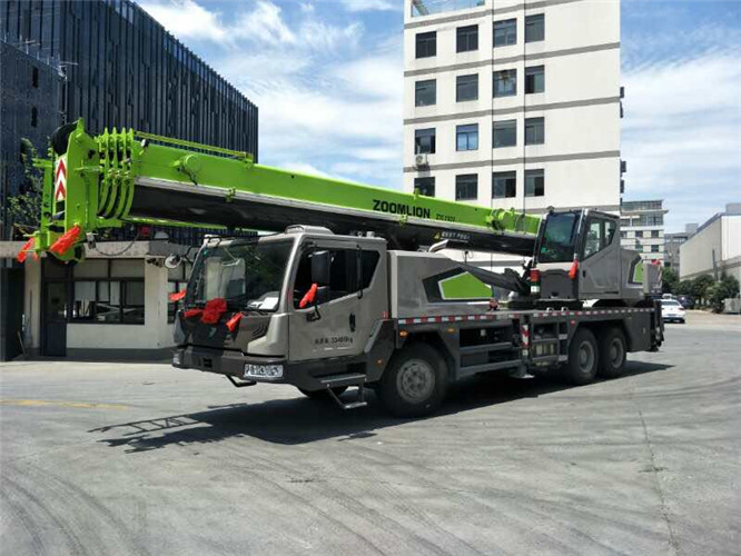 西工区跨街广告牌的高空安装注意事项